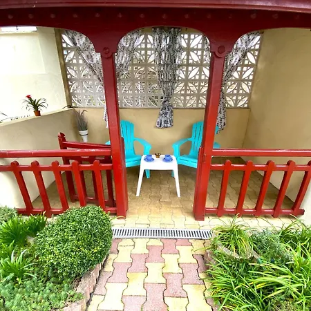 Maison Fleurie Quartier Calme Willa