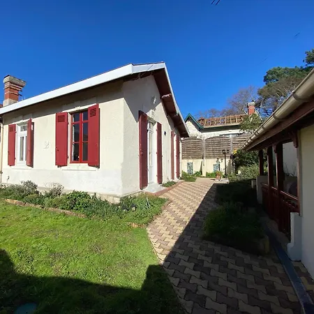 Maison Fleurie Quartier Calme 빌라