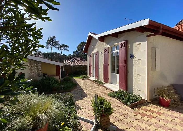 Maison Fleurie Quartier Calme 빌라 *