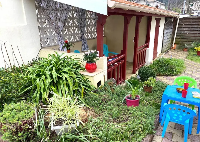 Maison Fleurie Quartier Calme *